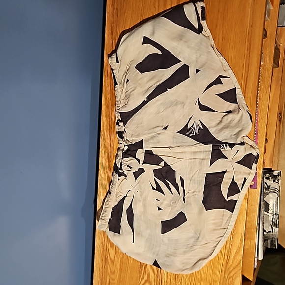 Roxy swim short covers - Picture 2 of 3